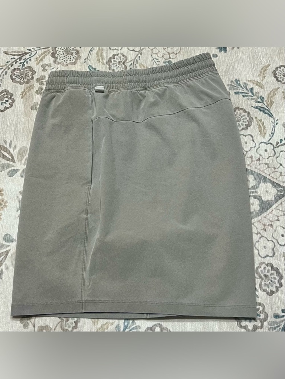 Lululemon Men’s Linerless Swim Short 5” Gray Dye Size XL - Picture 3 of 5